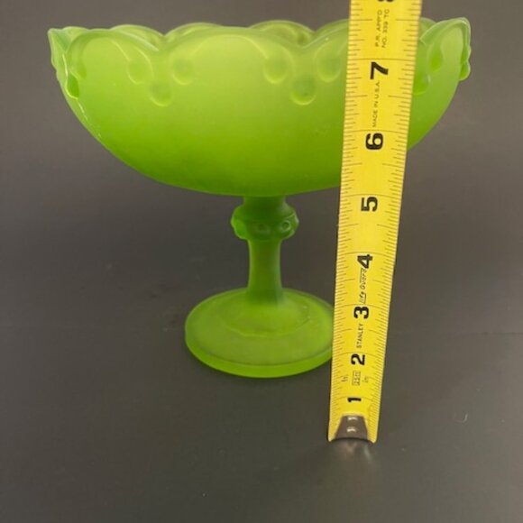 Vintage Indiana Glass Gartland Green Pedestal Teardrop Scalloped 8in Bowl - Picture 9 of 9
